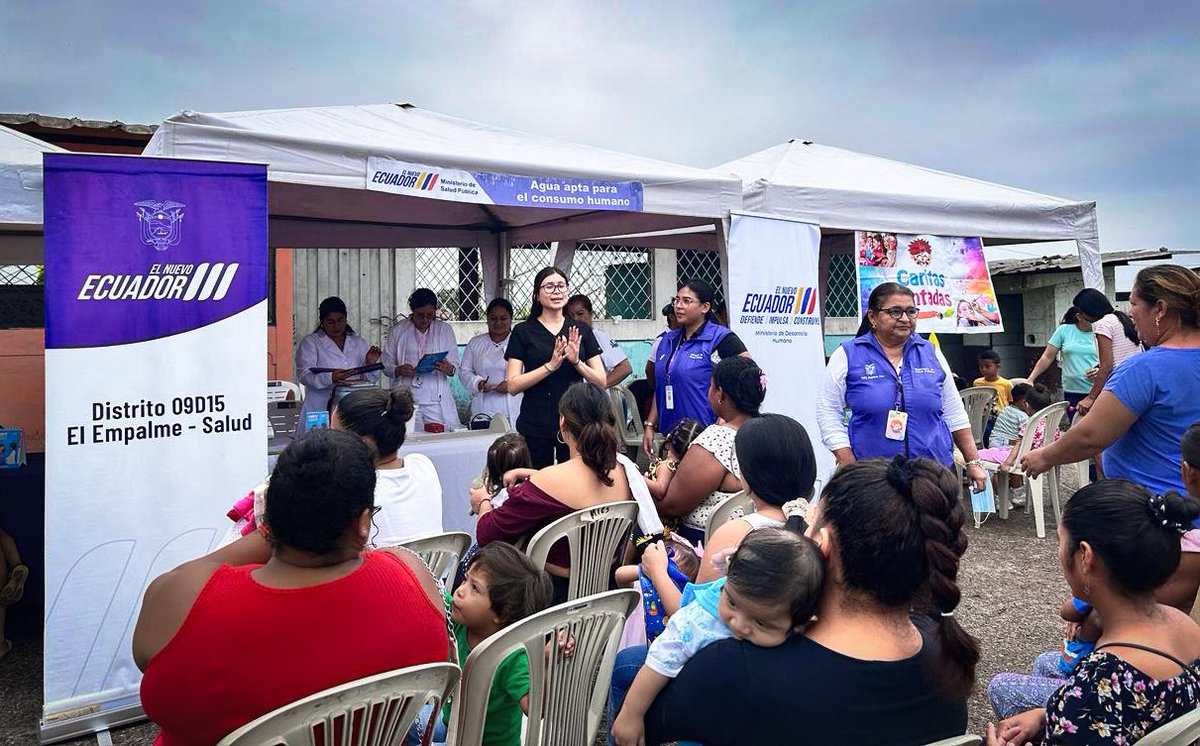 DPS_LosRios's tweet photo. ¡La Brigada Social llegó a #ElEmpalme!

Este viernes, en el recinto La Ercilia, los equipos del Ministerio de Salud Pública participaron en esta actividad interinstitucional. 

El MSP intervino con los servicios de:
✅ Medicina General 🩺
✅ Vacunación 💉 https://t.co/TOSRyyizxM