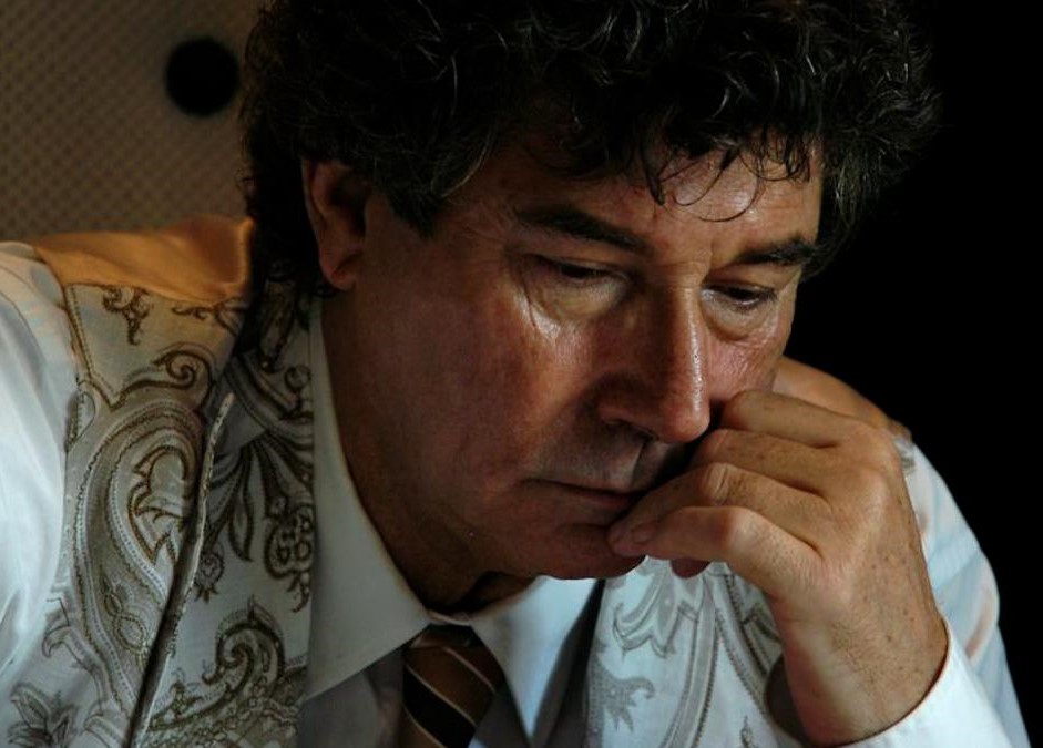 "Me llaman loco porque estoy comprometido con la libertad, aun sabiendo que no se casa con nadie."
Jesús Quintero.
Por hoy, nos dejó el gran maestro hace tres años.