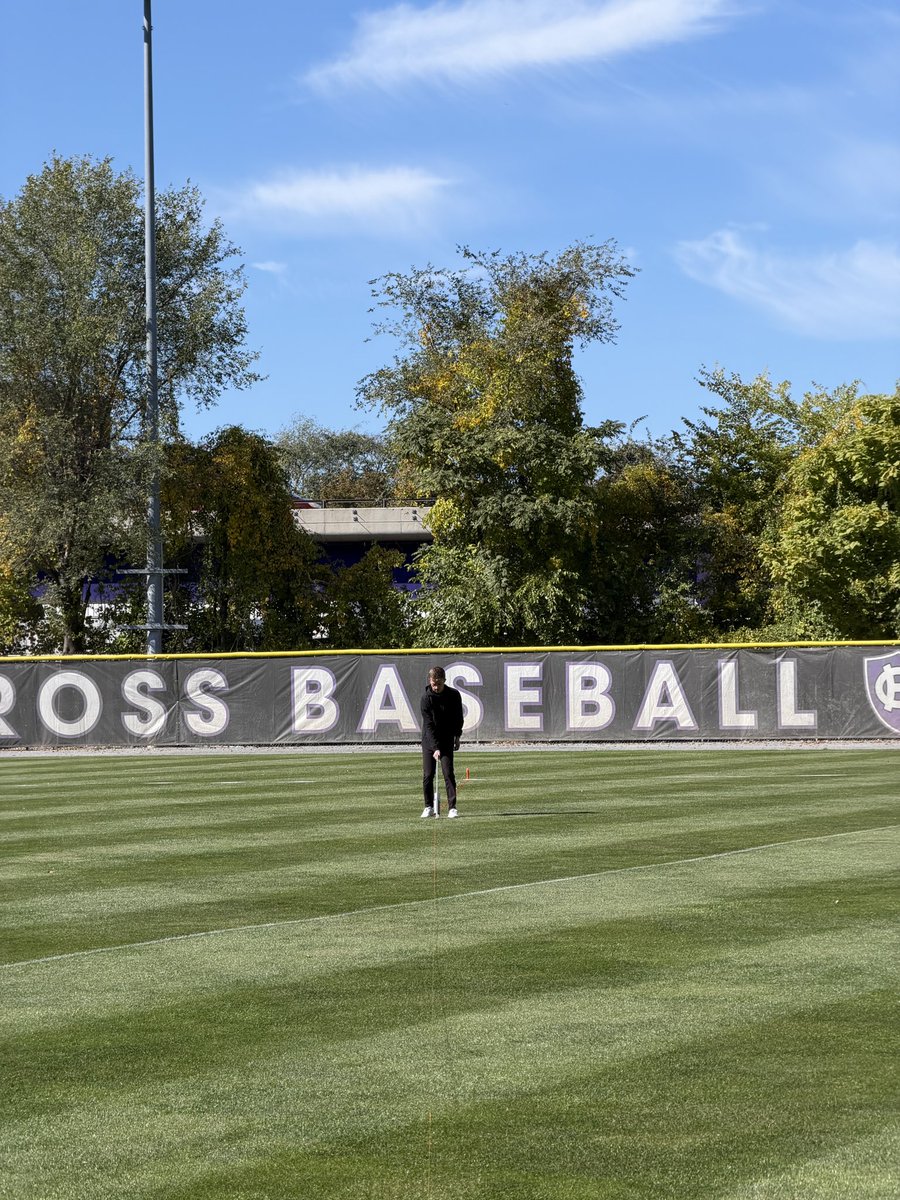 KitHughesHC's tweet photo. Grateful to have the best teammates anywhere! When pressed into action they don’t hesitate, don’t point fingers &amp; just get it done. Why? B/c they’re pros committed to our students &amp; the @holy_cross community. Make it a great day, Crusaders! #Teamwork #LetsWIN #GoCrossGo 💜👊🏼✝️ https://t.co/bd3IctLnOJ