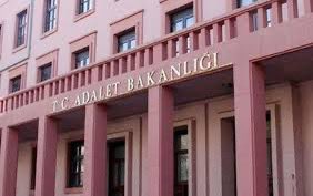 Adalet Personelleri ne istiyor ⚖️

1-Adalet personeli koruma kanunu çıkarılmalı 
2-Promosyon ihalesi adil yapılmalı
3-Emekli yıpranma hakkına 5 yıl indirim getirilmesi 
4-Mesai ücretleri ödemesi
5-Cte personeline Sendika hakkı verilmesi 
6-Yardımcı hizmetler sınıfının teknik
