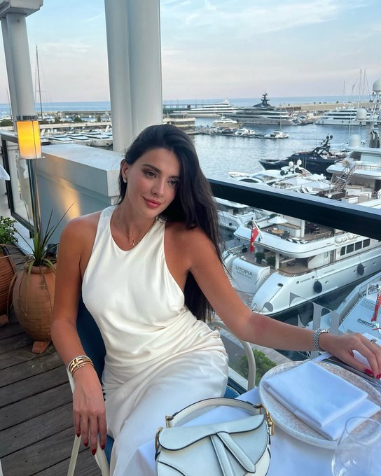 تستعد المؤسسة اللبنانية للإرسال LBCI لبث حفل ملكة جمال لبنان للعام 2025 غداً السبت (4 أكتوبر) الساعة 8:30 مساءً وتتنافس 15 متسابقة على اللقب.. ولكن قبل اختيار ملكة جمال لبنان 2025 تعرفوا إلى آخر ملكات فزن باللقب.. للتفاصيل 