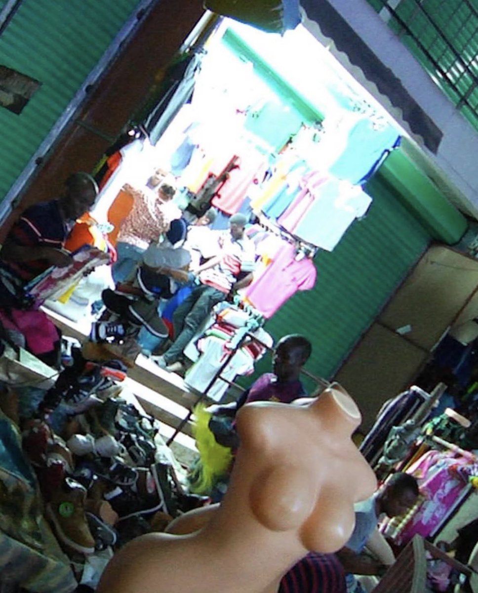 Frank czas w Japonii spędza na robieniu zdjęć manekinom 😬