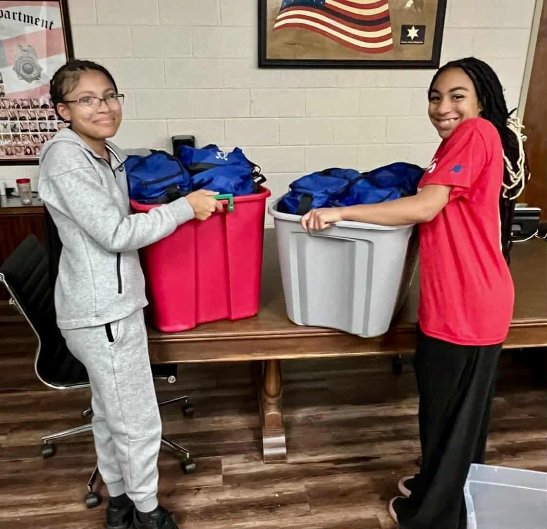 GallatinPolice's tweet photo. Getting Ready for the Santa Classic!
A huge thank you to these wonderful ladies for helping us stuff golfer gift bags for the upcoming Santa Classic.
We couldn’t do it without your time, energy, and holiday spirit. Your support helps make this event possible https://t.co/x55ZCA8e1W