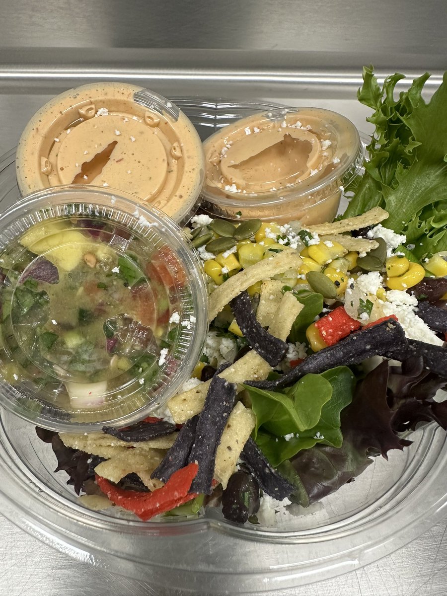 apexculinary's tweet image. Huevos rancheros power bowls, southwest salad, avocado toast specials at The Palm Leaf and CA 1 students making soufflés! 🌴