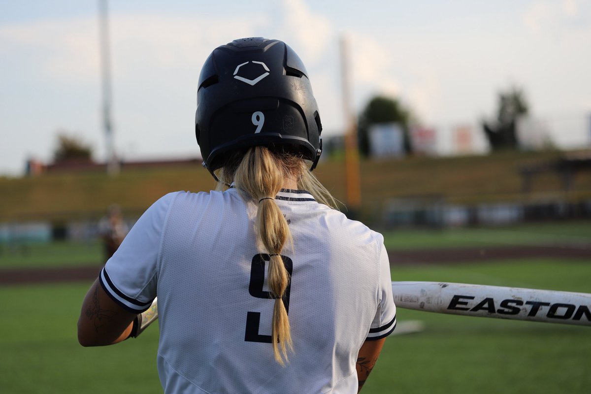 HCC Hawks Softball tweet media
