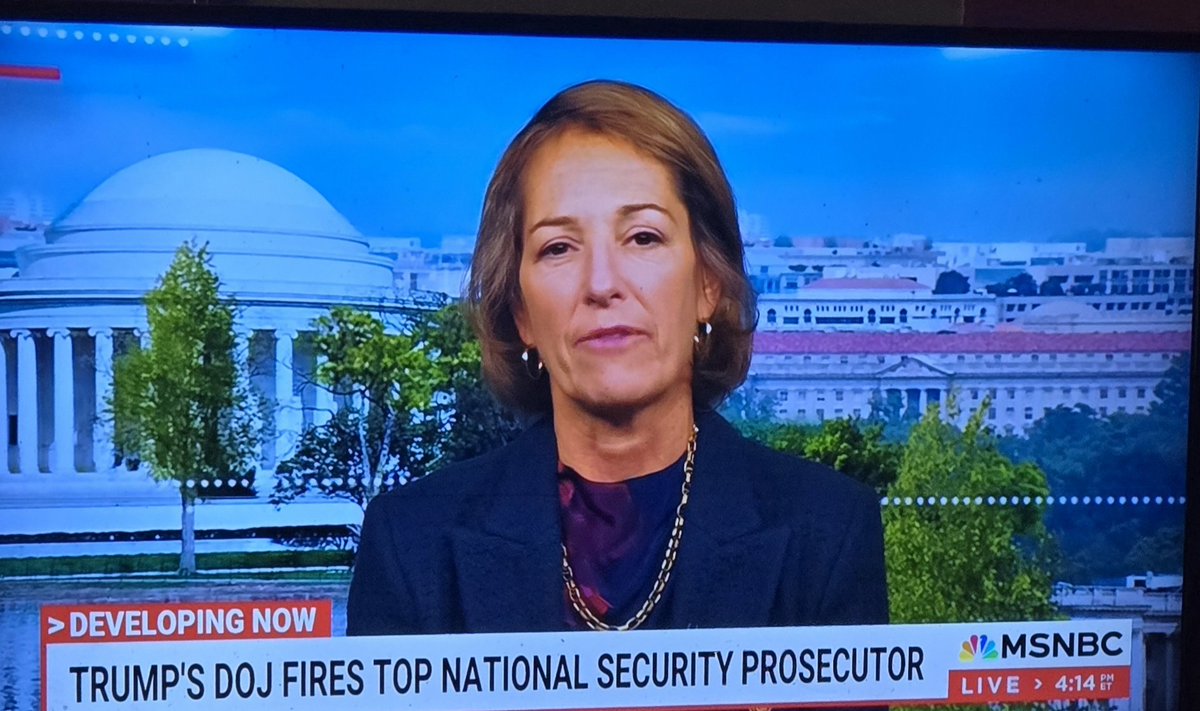 cyndiwanek's tweet image. Carol Leonnig is a great reporter and author. #DeadlineWH