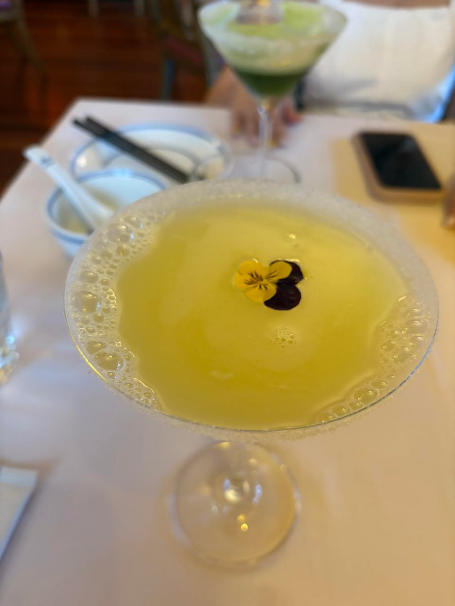 vwtbo0's tweet photo. 🍹 Friday night plans: pending…weekend mood: ready. #WeekendVibes #FridayFun https://t.co/vpH5nCRULu