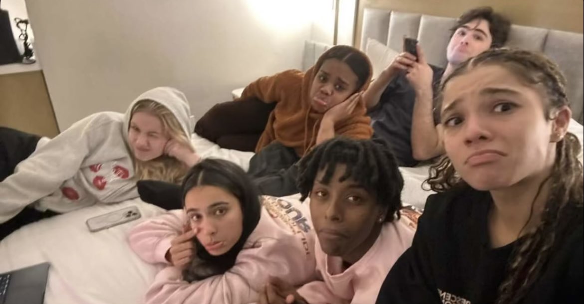 jaycee🍂 tweet media