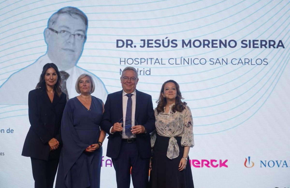 El Observatorio de Salud y estudio de Comunicación otorgó en la categoría de Premio al Liderazgo Sanitario en Urología, al Dr Jesús Moreno Sierra, jefe del Servicio de Urología del Hospital Clínico San Carlos de Madrid.