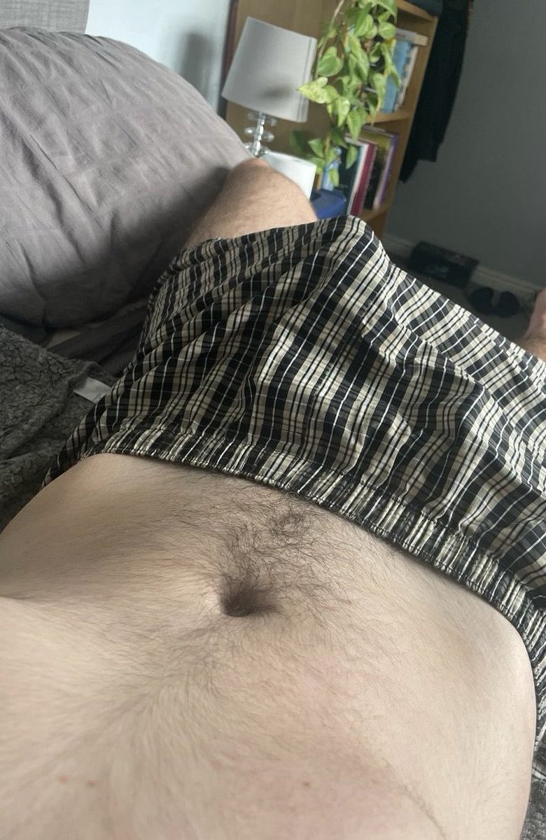 hungstudent19's tweet photo. Liking the boxer shorts? https://t.co/BisVtRlYoH