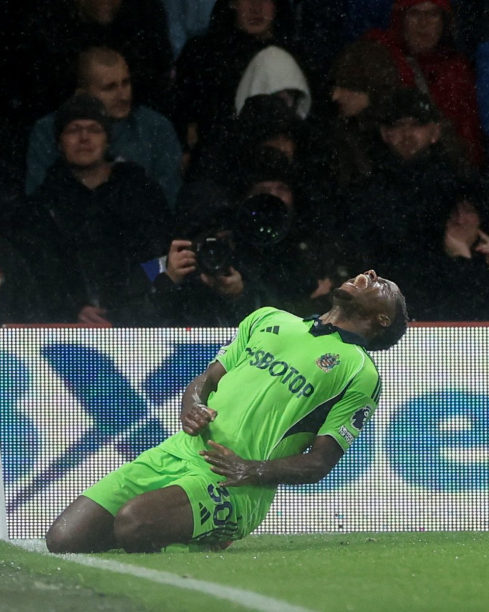 Premier League tweet media