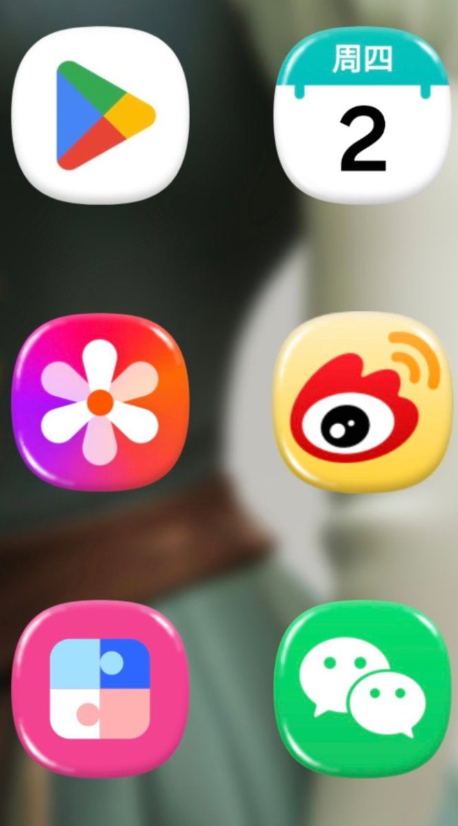 TheAppleDesign's tweet image. Funny how Apple drops Liquid Glass.. and Samsung, Microsoft and many more “suddenly” started adding depth to their icons 👀