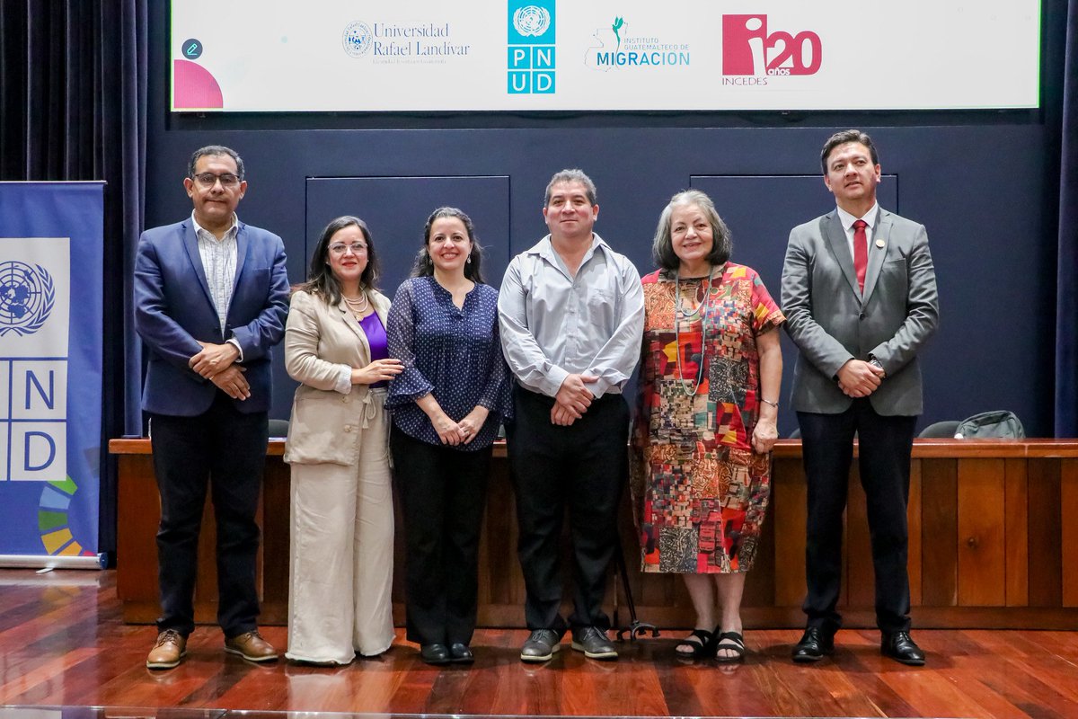 Universidad Rafael Landívar tweet media