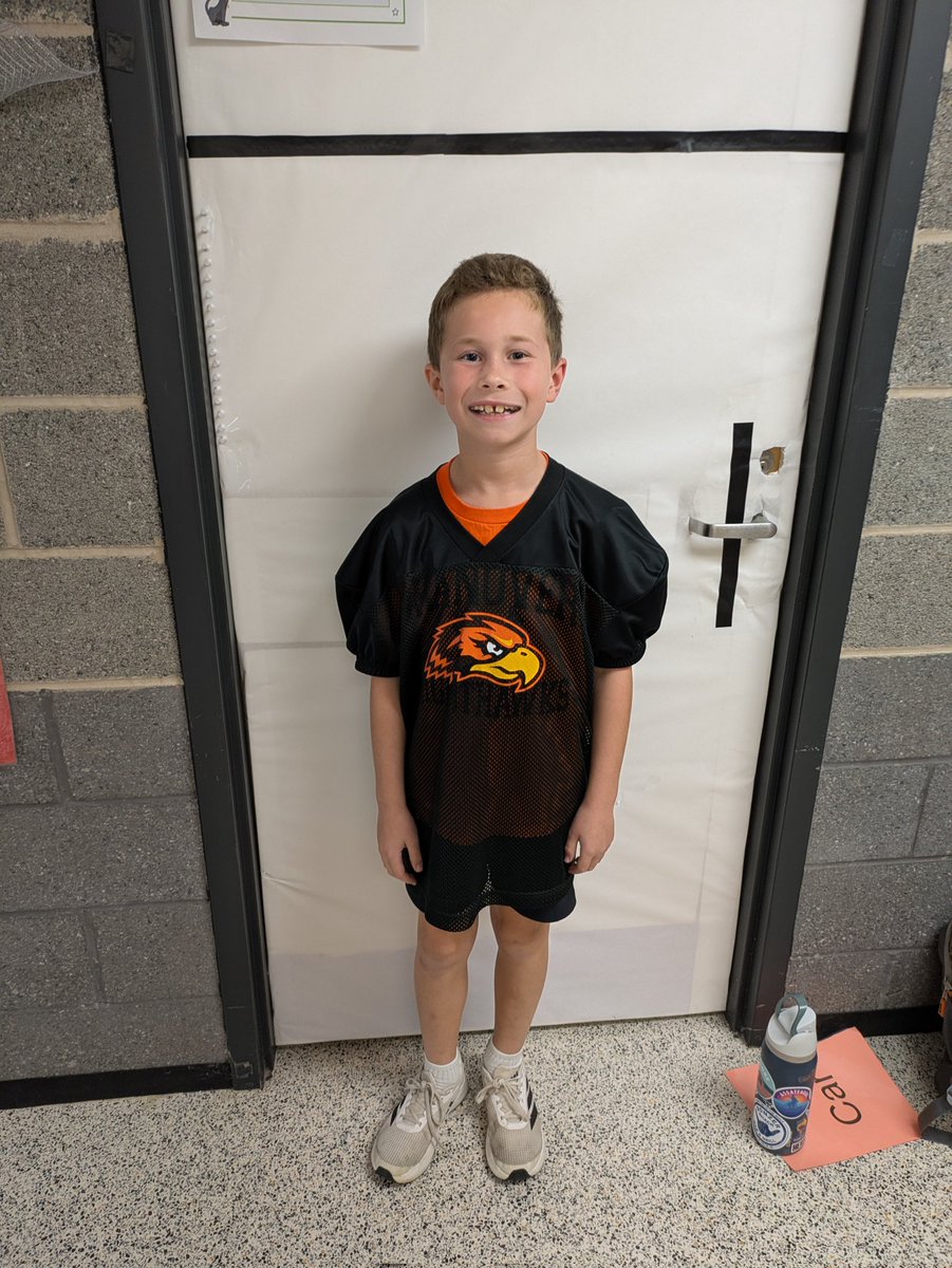 clearprincipal's tweet image. Clearview&apos;s Honorary Hawk cheered on the Nighthawks while having a blast as the game.  

#HPSDawesome #Boyssoccer #futuresoccerstar