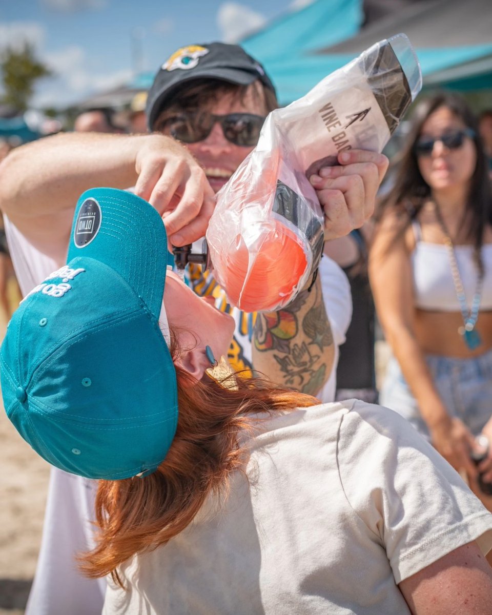 Work week in the bag. Three day weekend in Duval. Put 'er there 🖐