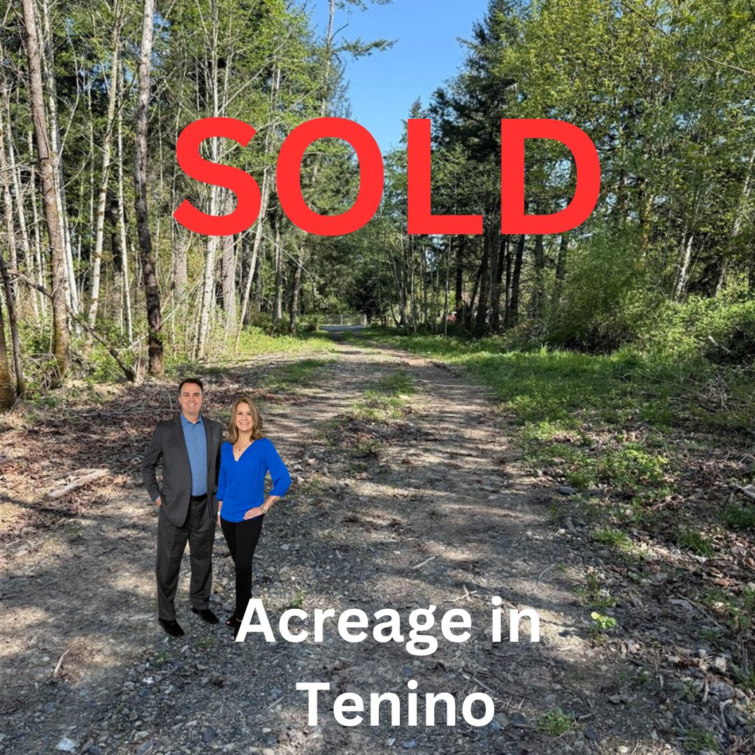 gentryandjill's tweet image. Congratulations on your land purchase, Heather!  
If you're looking to buy land to build or just for recreation, we can help.
#bonneylakerealestate
#buildingahome
#buyingland