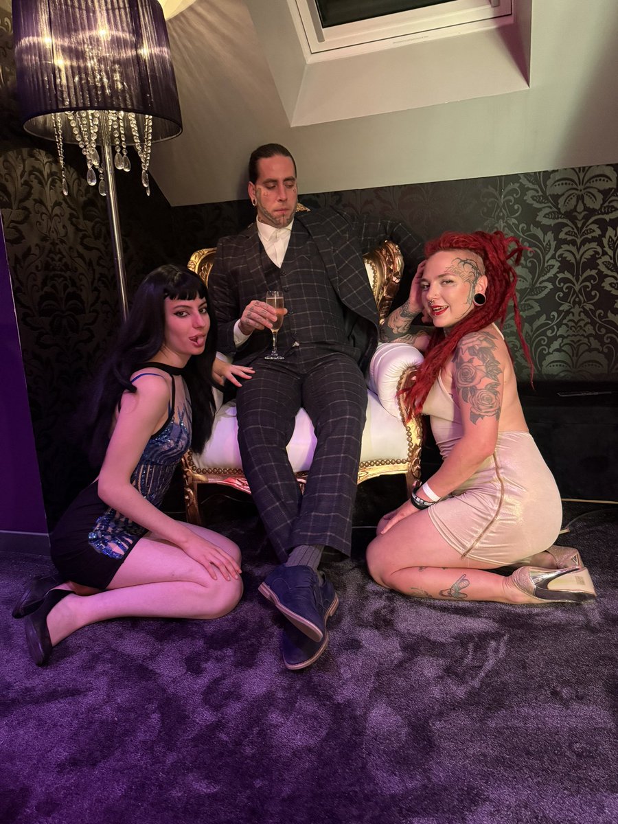 Marie Bavaria 8.6 tweet media