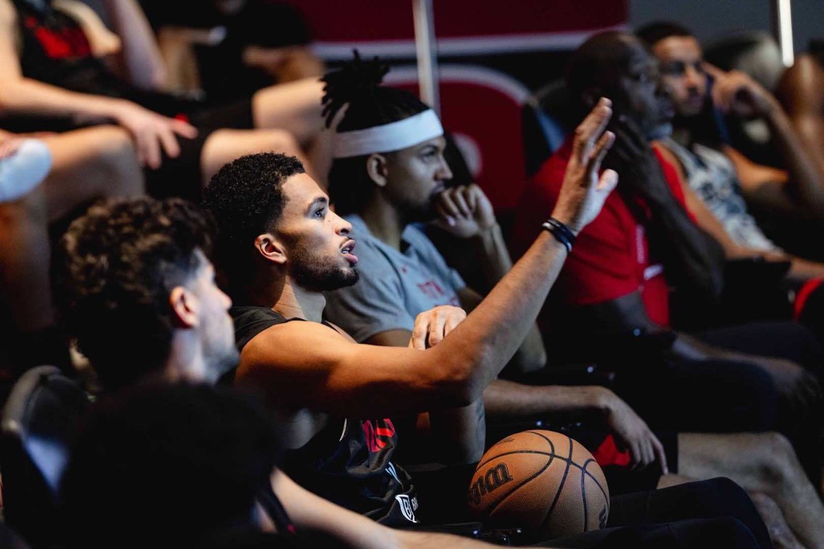 trailblazers's tweet image. TC33.

Photos of Toumani Camara from training camp.