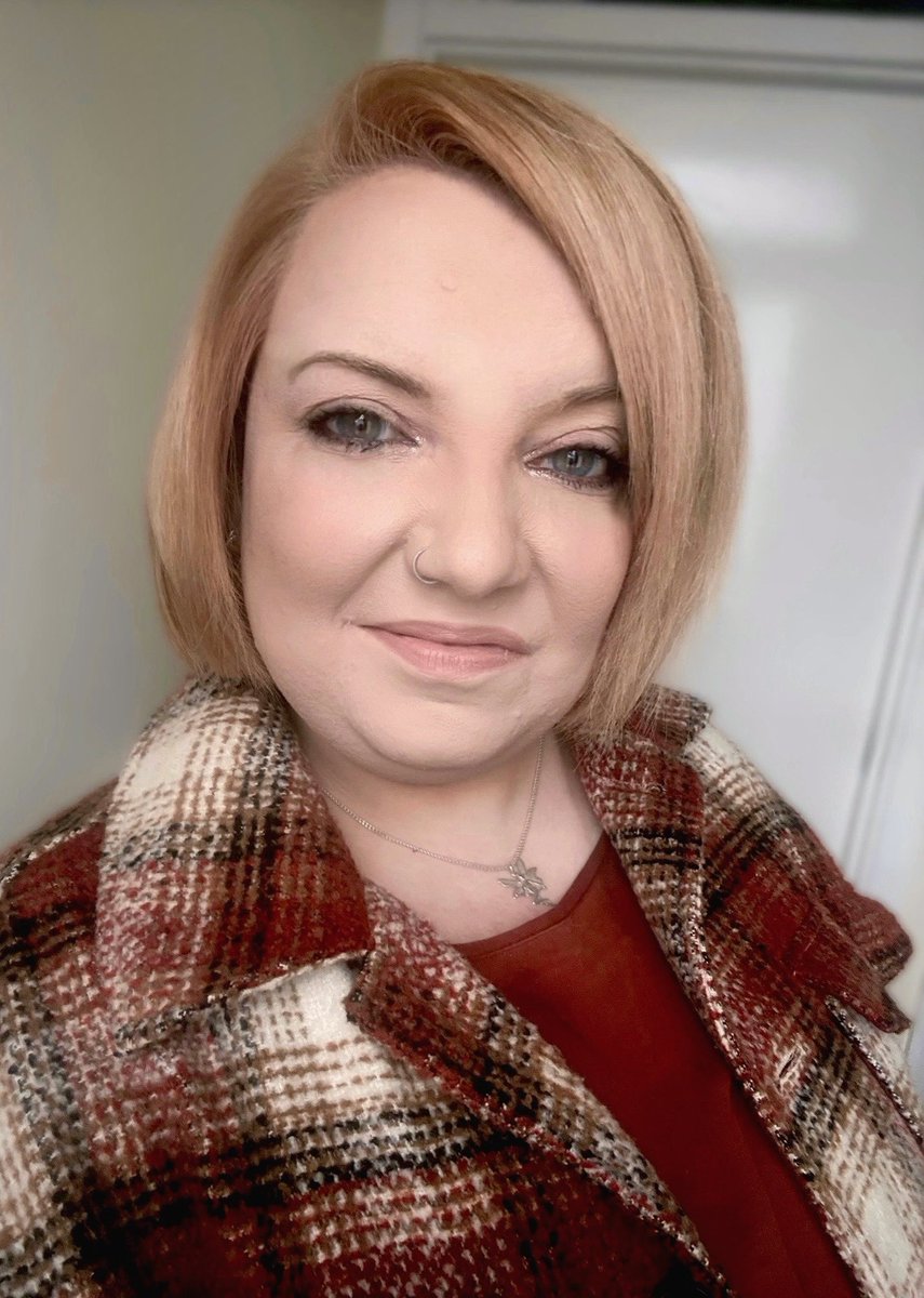 Time to shine ✨ 
Feeling good 🤍 

#selfie #bobhair #blonde #blondegirl #weightloss #weightlossjourney #weightlossstory #losingweight #losingweightfeelinggreat #losingweightjourney #exercise #fitness #happy #positive #feelinggreat #photooftheday #picoftheday #london