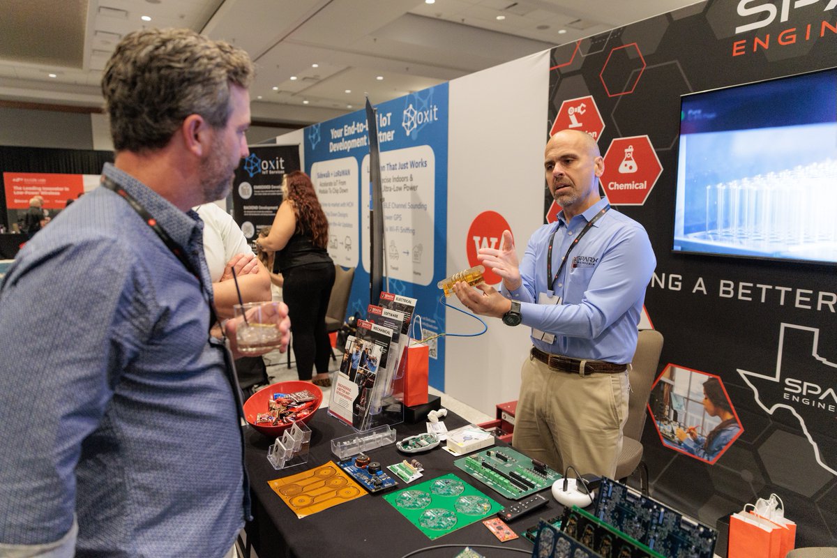 siliconlabs's tweet photo. Yesterday we kicked off #WorksWith in Austin with keynotes, demos & big announcements:
โ๏ธ GA of our first Series 3 SoCs: SiMG301 & SiBG301
โ๏ธ SiMG301 in @csaiotโs new Matter Compliant Platform program
โ๏ธ Introduced Simplicity AI SDK
Next stops: Shenzhen (Oct 23), Bangalore (Oct 30), Virtual (Nov 19โ20)
๐ Register here: https://t.co/evBjqga1pW