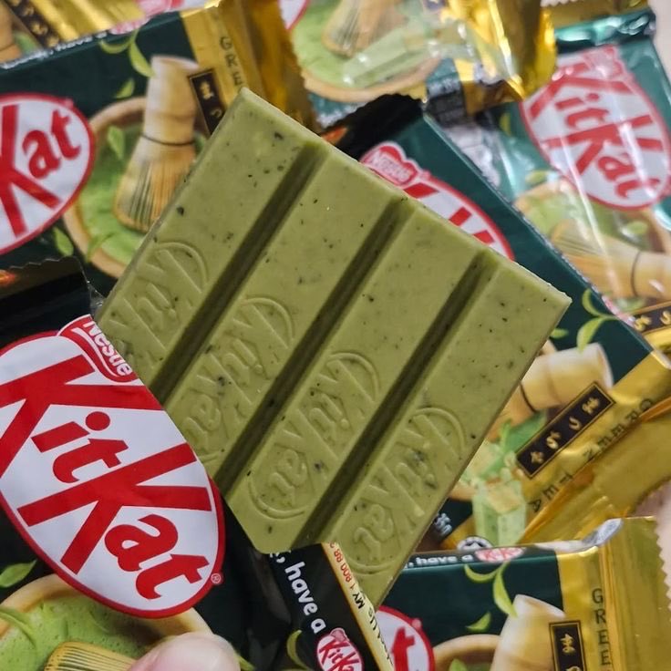 cinnamon_00771's tweet image. This or that food poll : kitkat flavors
#Interactivethread for #edtwt 🧵
#foodpoll #sweet #dessert #anatwt #miatwt #ricecakestwt #food #poll #distraction