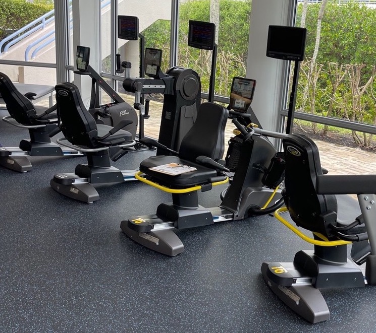 DFSGetEquipped's tweet image. When you build a top-tier facility, you start with the best equipment:

• NuStep Family (T6Max, Rb8Max, Ue8Max)
• TAG Strength &amp;amp; Weights
• Ecore Flooring

What an amazing space! Congrats to Scott on his incredible new full gym install!