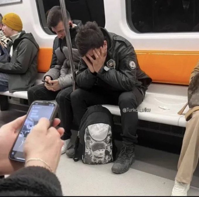 izmirtumed's tweet photo. BU HAK MI, ADALET Mİ?

• Zabıtanın 160 saat çalışıp 100 bin TL aldığı yerde,

• Polisin 260 saat çalışıp 70 bin TL  alması Hak mı, Adalet mi ⁉️ @izmirtumed RT DESTEK TAKİP ARKADAŞLAR

 #polis #PolisMecliseSesleniyor https://t.co/D1r01RefnI