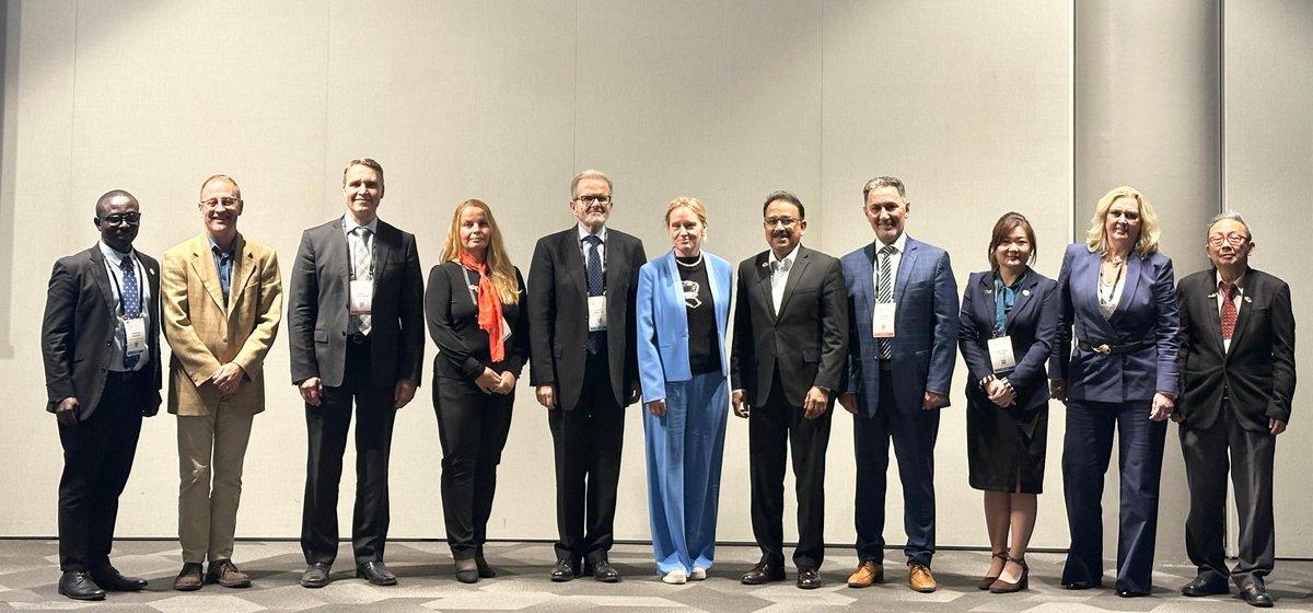 haspee1's tweet photo. Delivering 3 talks in 1 week at #IUPESM WC2025 has been great. Many impressive talks on Med Phy and Biomed Eng by blend of great speakers, early-to-mid career professionals and students. Excellent experience! Beautiful city Adelaide, South Australia #IOMP #FAMPO #GSMP #Africa https://t.co/SeI0kHz7f9
