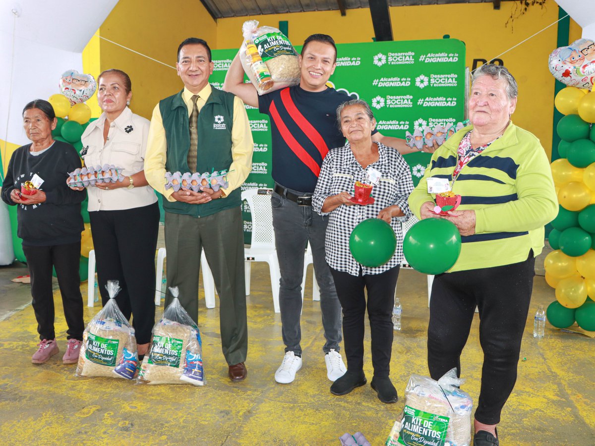 alcaldiatena's tweet image. 🌟200 razones para #sonreír en su día🌟

Con la entrega de 200 #kits “Mis Mejores Años con Dignidad”, celebramos a nuestros adultos mayores, recordándoles que son el pilar de nuestras familias y merecen respeto, #cuidado y alegría.👵👴💜

#AlcaldíaTransparente
#JimmyReyesAlcalde