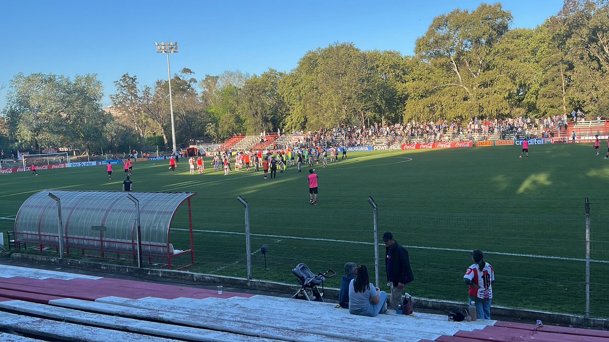 Se terminó la espera, prácticamente. River va a cerrar con un descenso su peor año en la A desde, por lo menos, el ascenso de 1967. Y siendo generoso.

18 puntos en 32 fechas. Solo 3 victorias. Un bochorno deportivo e institucional.