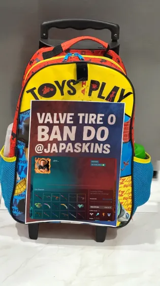 xis_jeferson's tweet photo. Today I sent my youngest son to school as a way to support @Japaskins 

Pls RT: @anomalyxd @Gaules
@Boltz
@CanalDoSaullo
@Cachorro1337
@LuginBr
@vsmzin
@kngvito
@cogucs 
@FalleNCS 
text on bag: Valve remove JapaSkins community ban https://t.co/0bV3hi2ICr