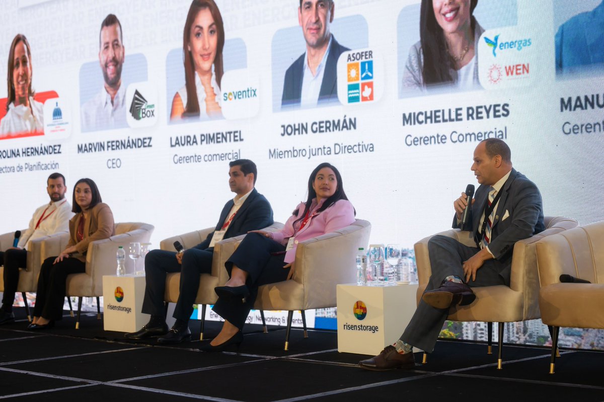 En #Energyear2025 destacamos cómo, de la mano del gas natural, avanzamos hacia un futuro con mayor integración de energías renovables, asegurando un sistema confiable, impulsando el crecimiento económico y promoviendo un desarrollo sostenible en República Dominicana.