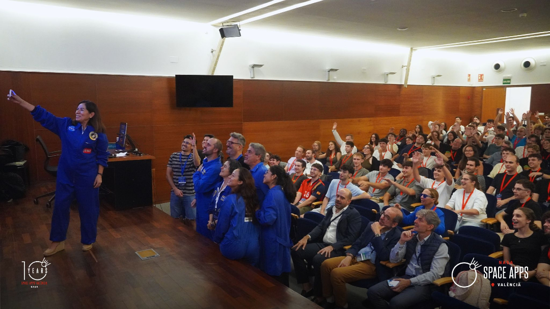 🤝 ¡Tripulación formada!

👨‍🚀👩‍🚀Los equipos de #SpaceAppsValencia ya están listos para afrontar los 18 retos de la NASA.

⏳48 horas para aprender, crear y lanzar ideas que impacten en la Tierra 🌍 y en el espacio 🛰️.