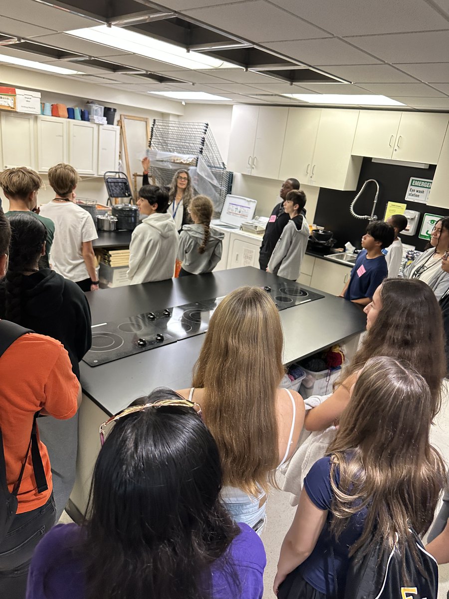 Friendship Junior High tweet media