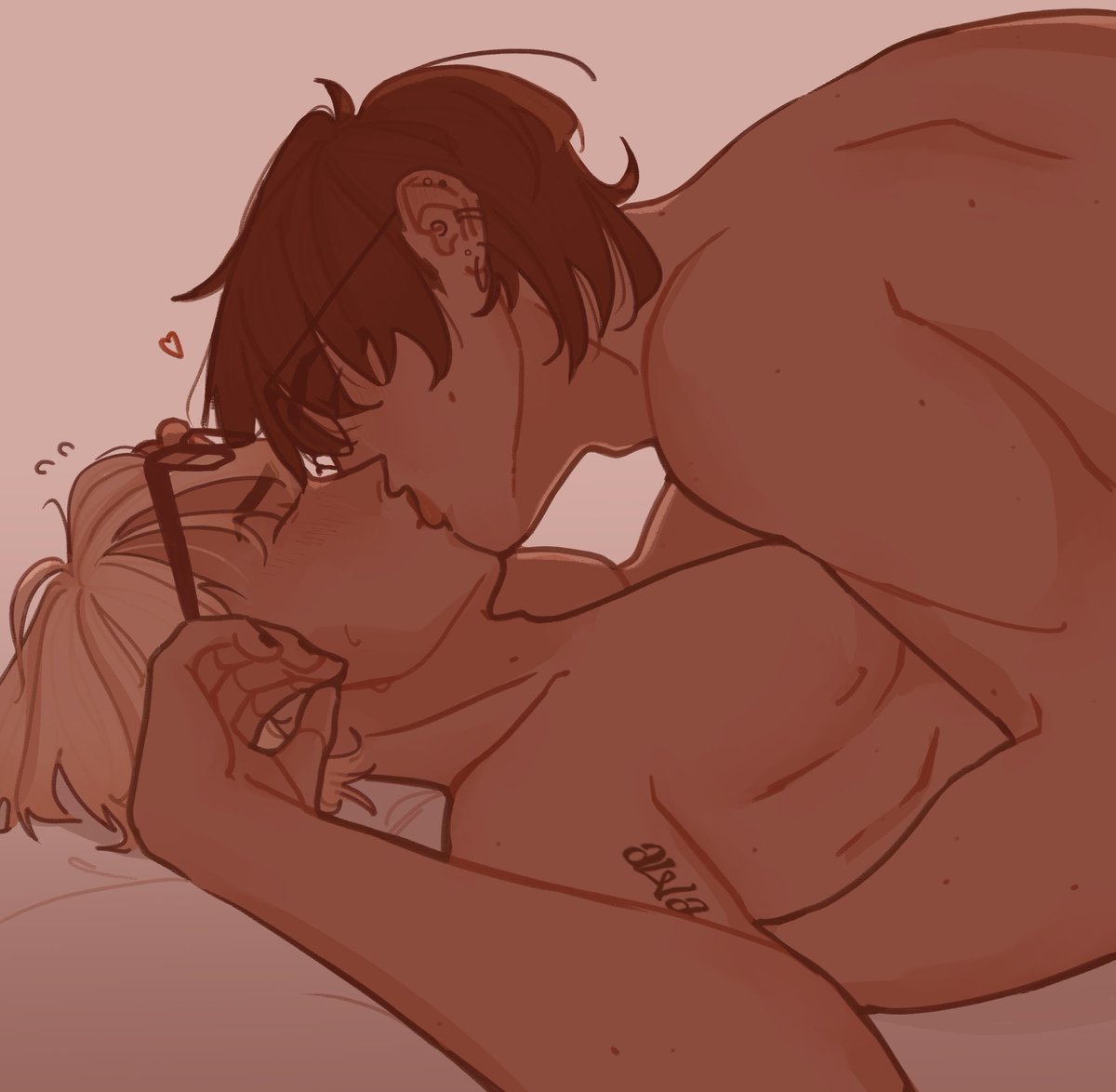 h0neyside's tweet photo. [🐥🐿] nerf your blind boyfriend by taking off his glasses https://t.co/NbrYnTBlqb