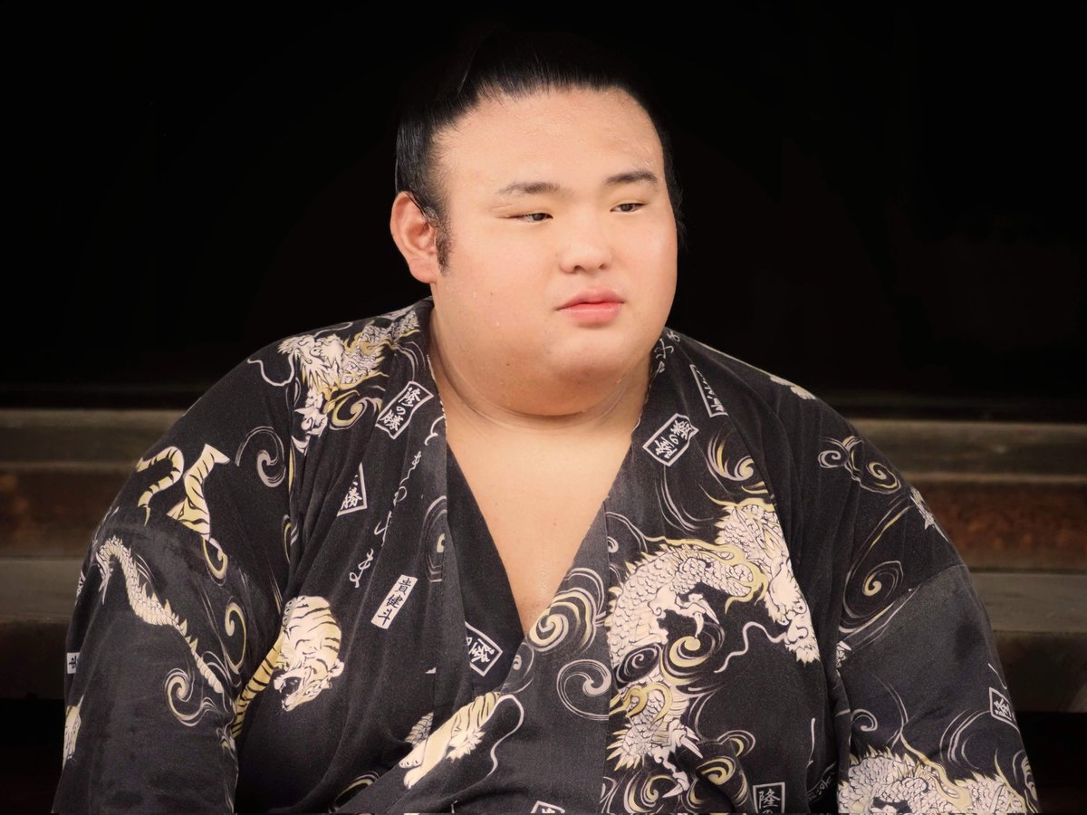 MANAO39066486's tweet photo. 強くてカッコいい大関だったけど、まぁるくて超可愛い大関でもありました🤭
私にとっては唯一無二の大関✨️
いよいよ髷姿も見納めです
#貴景勝
#貴景勝引退湊川襲名披露大相撲 https://t.co/JzG9nwu40f