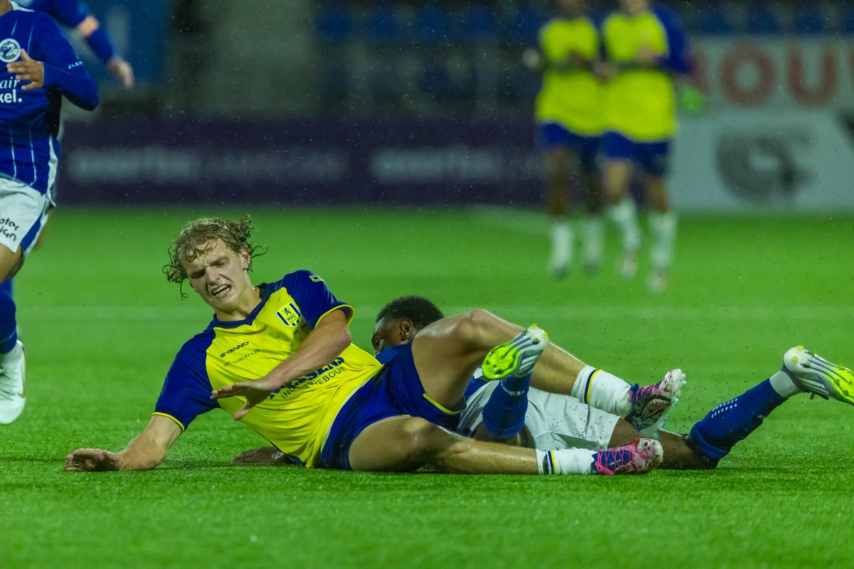 RKCWAALWIJK's tweet photo. ⚖️FC Den Bosch en RKC Waalwijk delen de punten in enerverende derby.
Het wedstrijdverslag en de karakteristieken van #dborkc
https://t.co/Sgl8IvNJaU https://t.co/TpSLJtZPAv