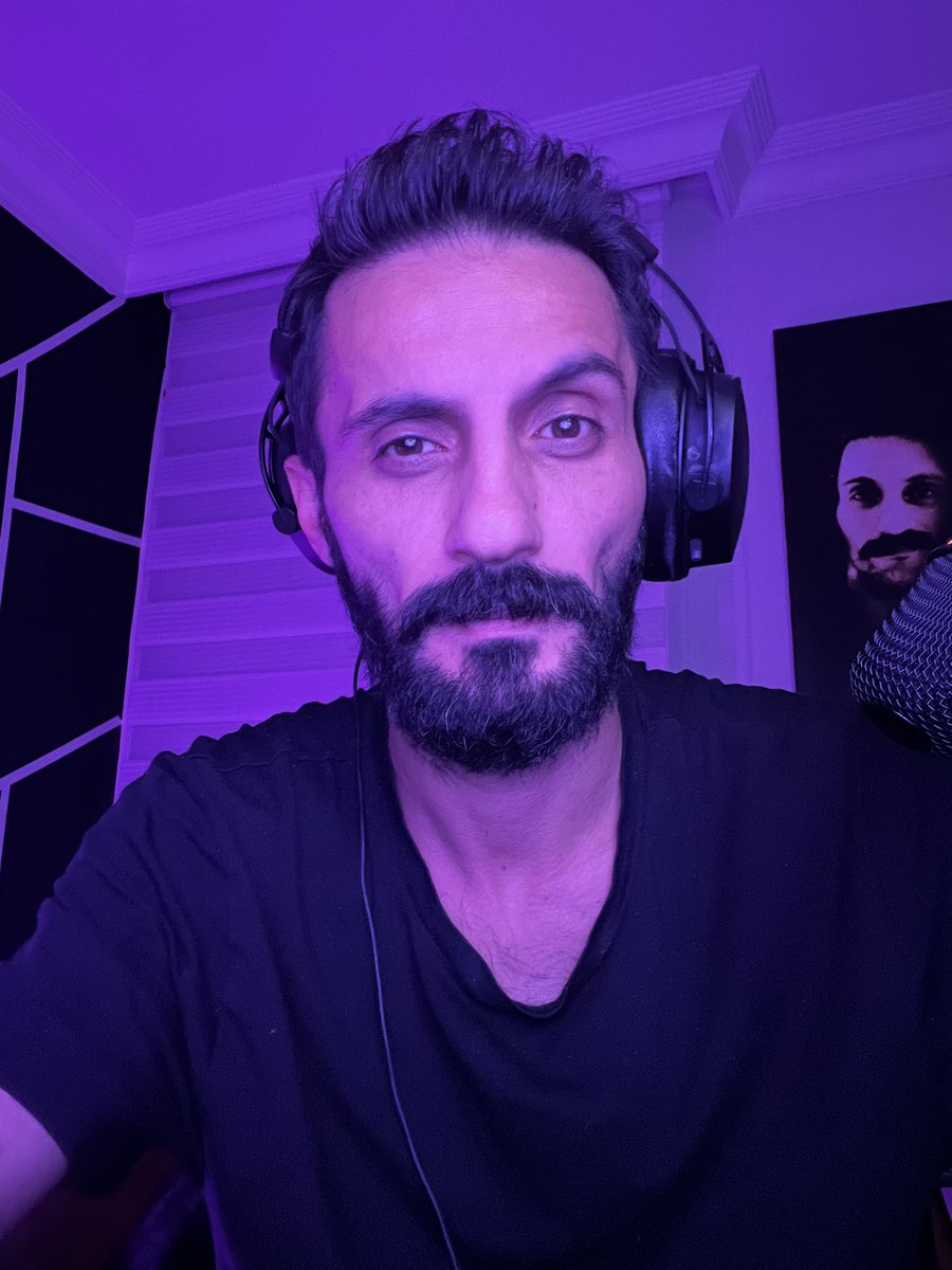 Efenim gece yayını. 

youtube.com/live/nitzPkW8u…