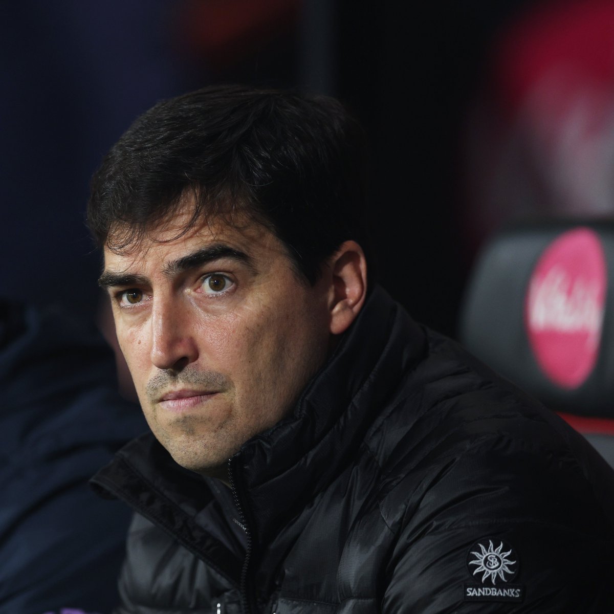 Offsider_ES's tweet photo. El @afcbournemouth de Andoni Iraola Sagarna:

🔹 6 jornadas consecutivas sin perder.
🔹 14 puntos de 21 posibles.
🔹 2º en Premier League.

𝐂𝐀́𝐓𝐄𝐃𝐑𝐀 🍒🎩 https://t.co/fAjZMxYMLC