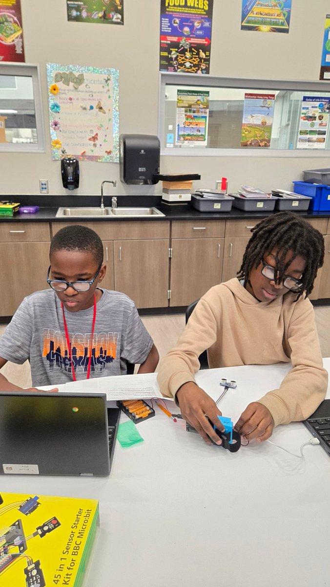 RobersonSpring's tweet image. It’s Friday, and the circuits are circuit-ing ⚡👩🏾💻 Mrs. Nettles’ 6th grade STEM squad is ending the week coding, creating, and making sparks fly (literally). 💡✨ Who needs Friday night lights when you’ve got Friday STEM vibes? 🚀 #FridayFeels #STEMGoals #RMS
