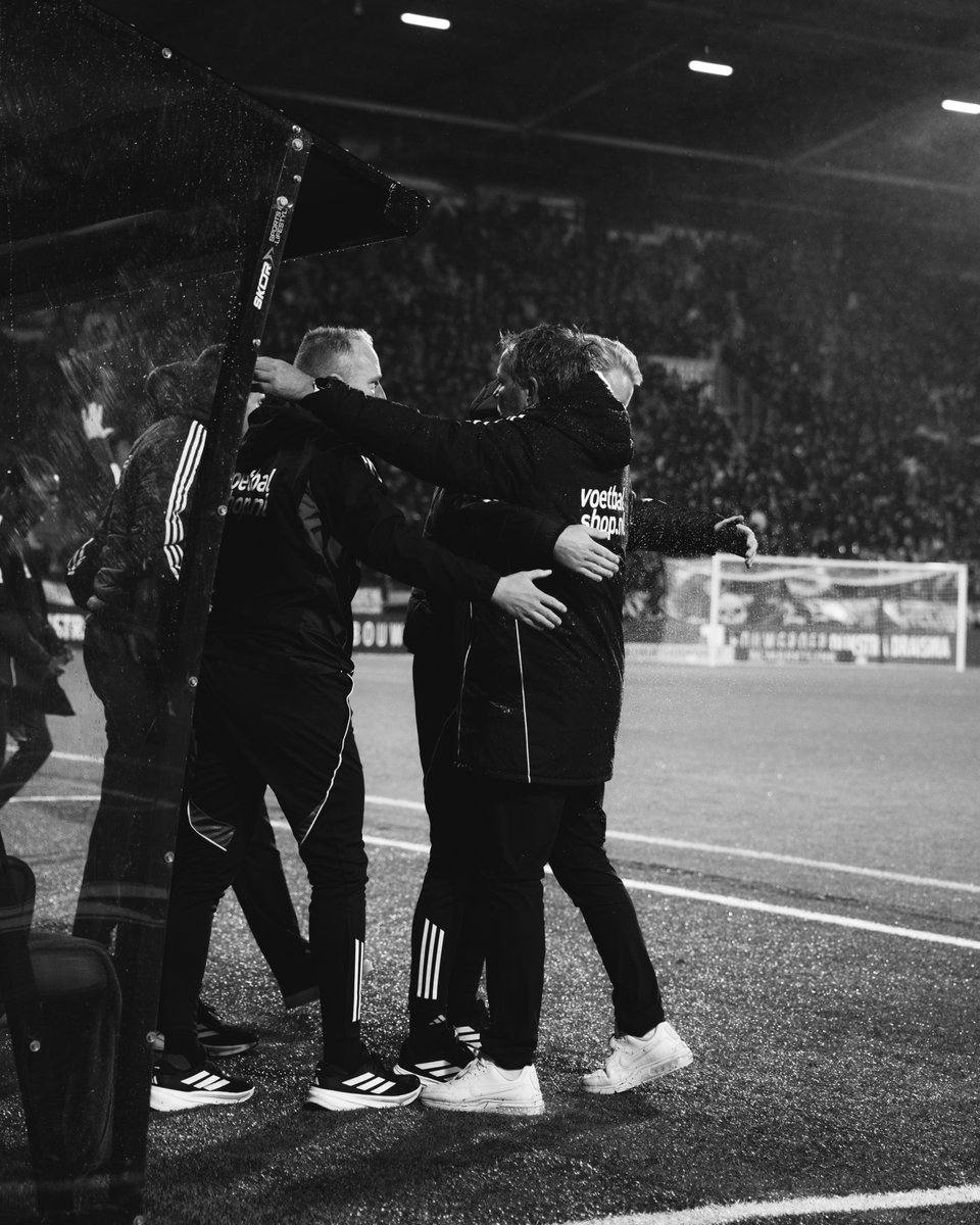 SCCambuurLwd's tweet photo. Evenaring van het clubrecord uit het seizoen 1983/1984; 𝟏𝟎 gespeeld, 𝟐𝟑 punten! 🤩
#CAMEMM https://t.co/YF10ih7F5Y