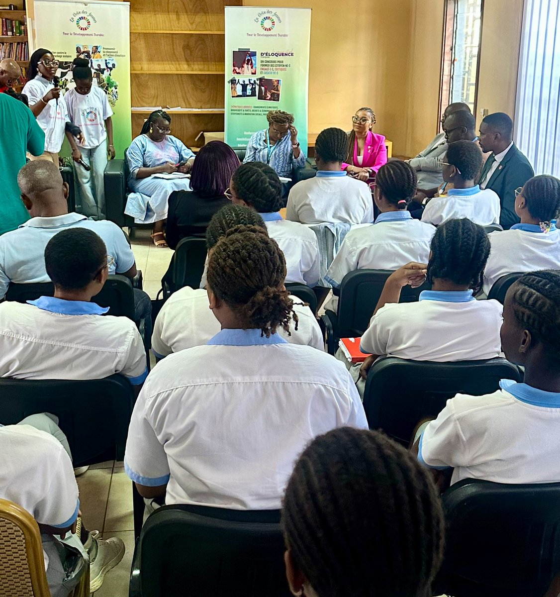 ZitaWilks's tweet photo. En prélude à la #LCOY20 & à la #COP30, fière d’avoir échangé avec les jeunes du Lycée d’Application Nelson Mandela en tant que panéliste lors de l’atelier Femme, leadership & climat, organisé par l’ONG La Voix des Jeunes pour le Développement Durable.

@PresidenceGA @undpgabon @MEC_Gabon @GabonClimat @ONU_fr @UNFCCC
#Gabon #COP30 #LCOY20 💚🌍