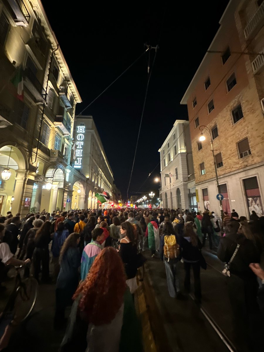 SSandonini's tweet image. 2 bellezze differenti, 1 cosa in comune: GIORGIA DIMETTITI