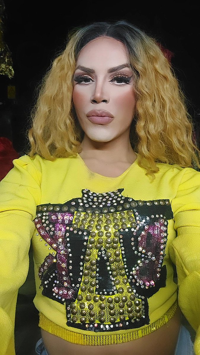 Marilyn23072474's tweet photo. Beyonce coachella 👑 💛
@Beyonce #Coachella #Beyonce #Imitación #Transformista #GrekoLatinos #SanLuisPotosi #TransIsBeautifull #TransIsLove #Transgender #TransMexicana #TransPotosina #Trans #Viral #Rt Rt. https://t.co/8lw1tXpXg6