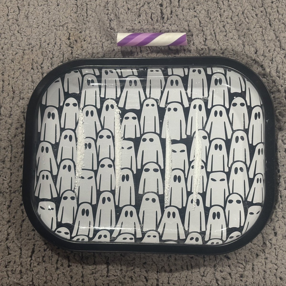ininaline's tweet photo. New ashtray + lines w/ Trix 
(>･ω･*)o(〃・ω・〃)o
#drugtwt #coketwt https://t.co/d5OeS7x5mb