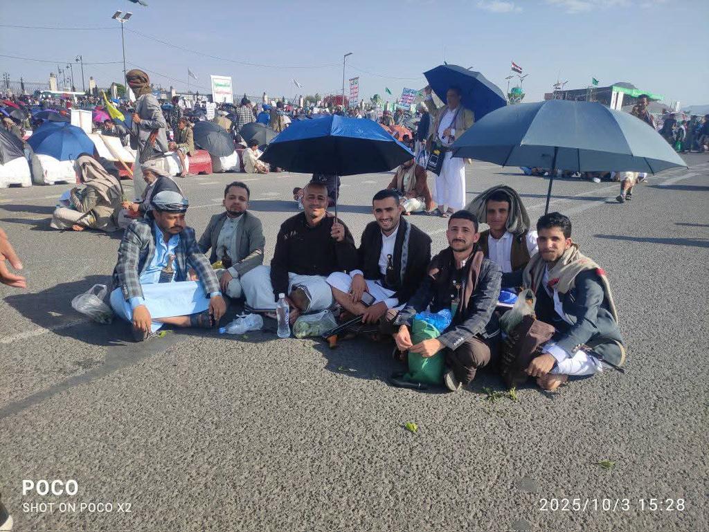 مع الرفاق من ميدان السبعين بالعاصمة بصنعاء في مسيرة ((رفضا" للمؤامرة الصهيوأمريكية.. وثباتا" مع غزة حتى النصر))