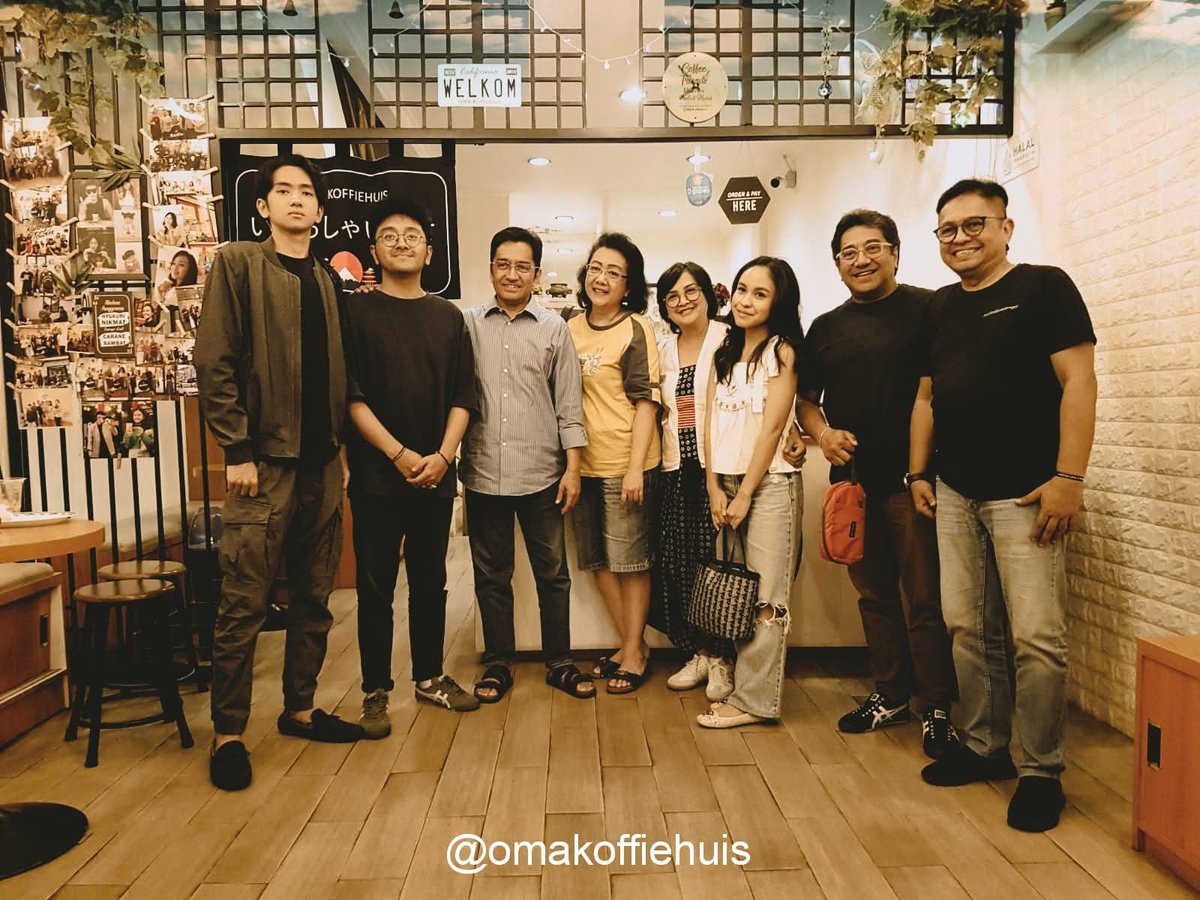 omakoffiehuis's tweet image. Sometimes a cup of coffee with a family and good friends make your life much better.

📍 OMA Koffiehuis
Ruko Maison Avenue - Kota Wisata Cibubur

#highlight #pengikut #sorotan #GoodMorning
#SaturdayVibes #CoffeeLovers