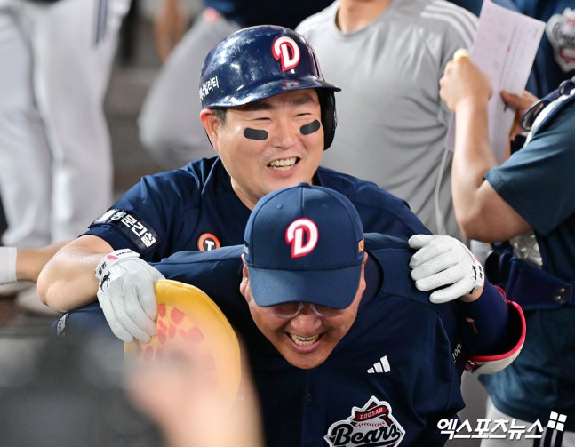 단 '3리' 차→'6타수 6안타' 쳐도 못 뒤집네…양의지, 김현수 이후 17년 만의 '두산 타율왕' 사실상 확정
m.sports.naver.com/kbaseball/arti…