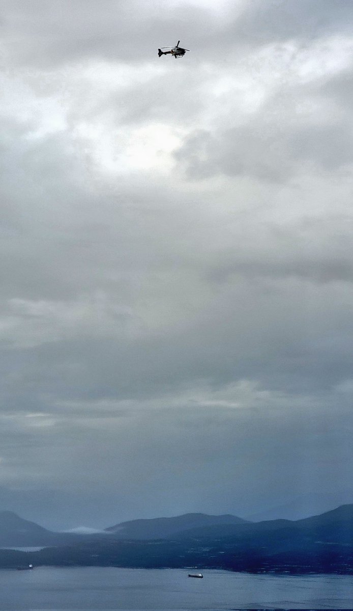 TrishJewison's tweet image. When the cops are after you over #Vancouver 🚁🚨