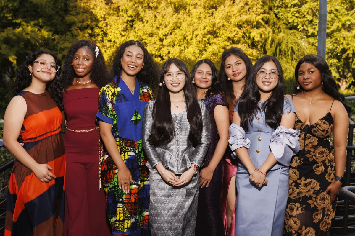 SHECANGlobal's tweet photo. Grateful for everyone who made SHE-CAN’s R2.0 Resilient &amp; Rising gala such a success! Together we raised $200K+ to support Scholars on their path to global leadership. When women rise, communities rise. 💪 #ResilientAndRising #SHECAN https://t.co/XuZC4wfbwj